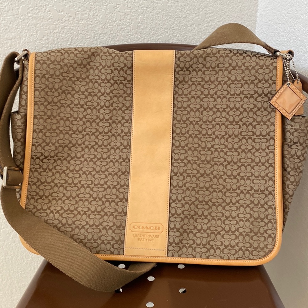 Vintage signature coach messenger tote
